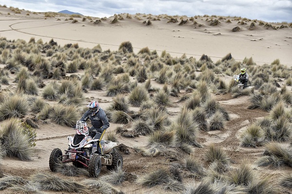 Сергей Карякин выиграл седьмой этап ралли Dakar 2017 и вновь возглавил итоговую классификацию зачета Quad