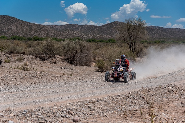 Вновь первый! Сергей Карякин выигрывает 10 этап ралли Dakar 2017