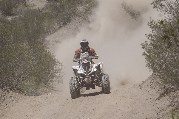 64 км до финиша ралли Dakar 2017. Сергей Карякин первый перед финальным спецучастком!